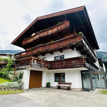 In Near Spieljochbahn 公寓